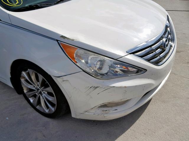 5NPEC4AC1CH354923 - 2012 HYUNDAI SONATA SE WHITE photo 9