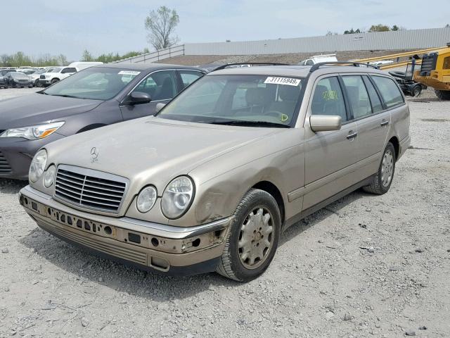 WDBJH65F6XA822124 - 1999 MERCEDES-BENZ E 320 GOLD photo 2