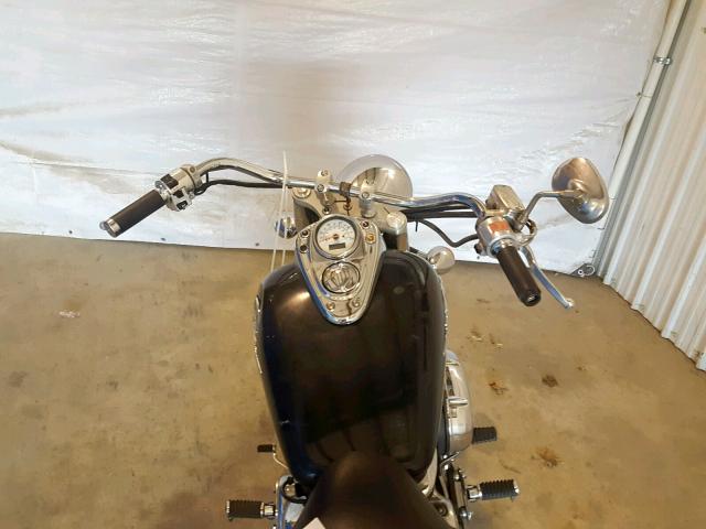 JH2RC44611M453856 - 2001 HONDA VT750 CD2 BLACK photo 5