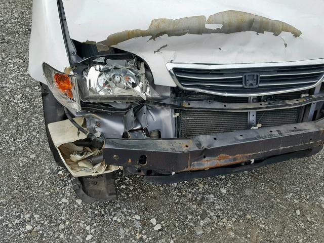 JHMRA3863WC010025 - 1998 HONDA ODYSSEY LX WHITE photo 9