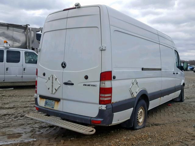 WD3PE8CB6C5686901 - 2012 MERCEDES-BENZ SPRINTER 2 WHITE photo 4