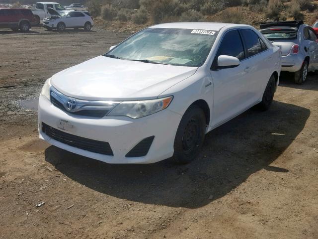 4T1BD1FK7CU056649 - 2012 TOYOTA CAMRY HYBR WHITE photo 2