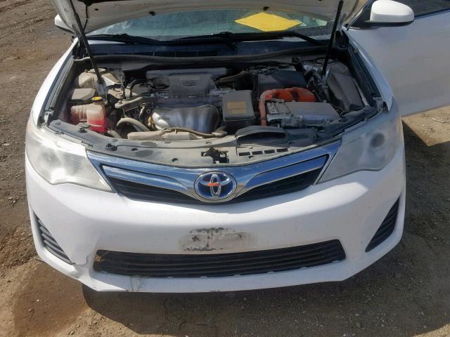 4T1BD1FK7CU056649 - 2012 TOYOTA CAMRY HYBR WHITE photo 7