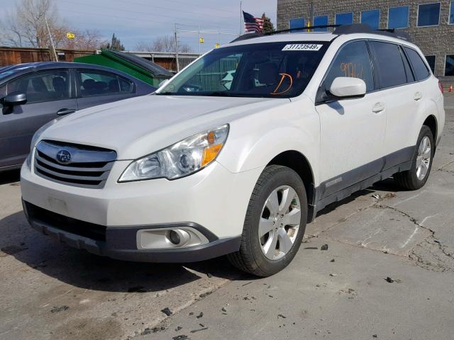 4S4BREHC1B2317248 - 2011 SUBARU OUTBACK 3. WHITE photo 2