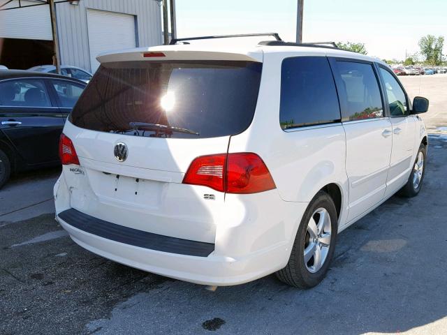 2V4RW3DG9BR623288 - 2011 VOLKSWAGEN ROUTAN SE WHITE photo 4