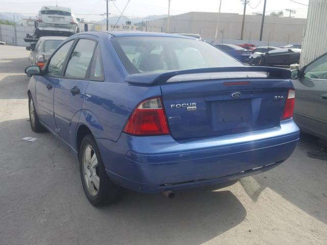 1FAFP34N25W307368 - 2005 FORD FOCUS ZX4 BLUE photo 3