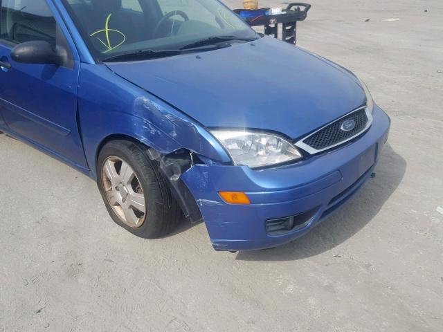 1FAFP34N25W307368 - 2005 FORD FOCUS ZX4 BLUE photo 9