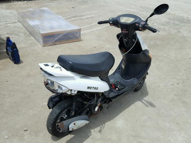 L2BB9NCA9GBA16063 - 2017 OTHER MOPED TWO TONE photo 3