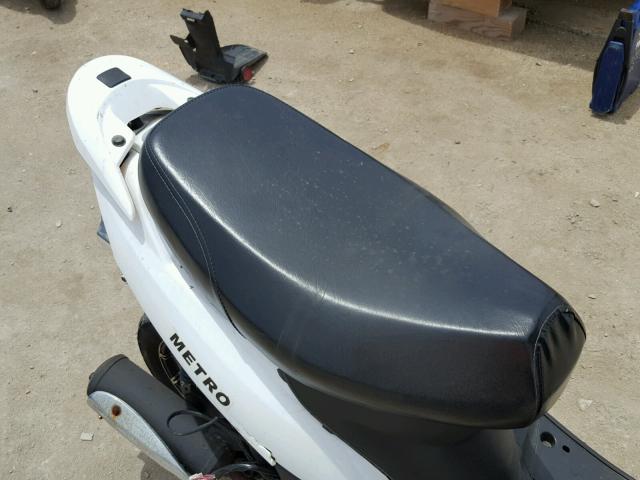 L2BB9NCA9GBA16063 - 2017 OTHER MOPED TWO TONE photo 6