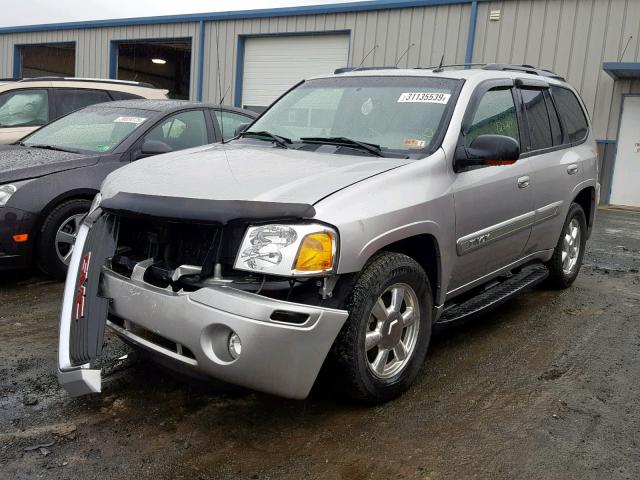 1GKDT13S652345125 - 2005 GMC ENVOY SILVER photo 2