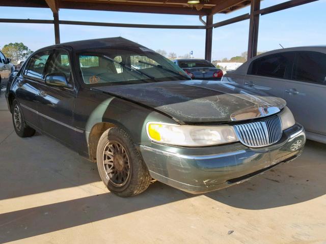 1LNFM82W7WY723137 - 1998 LINCOLN TOWN CAR S GREEN photo 1