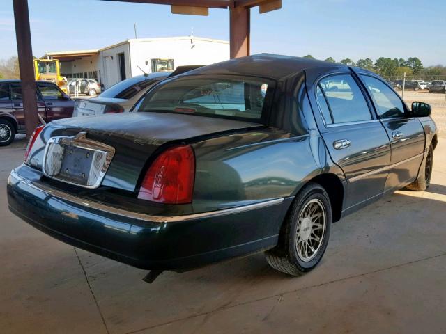 1LNFM82W7WY723137 - 1998 LINCOLN TOWN CAR S GREEN photo 4