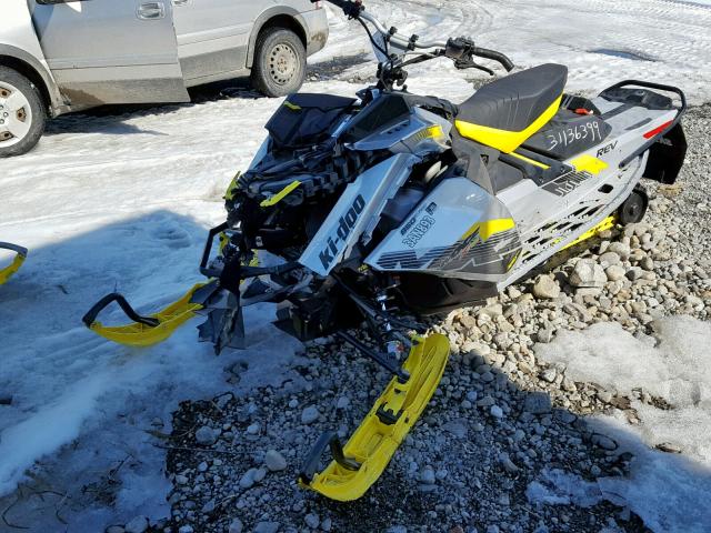 2BPSMXJCXJV000004 - 2018 SKI DOO XRS BOMBAR BLACK photo 2