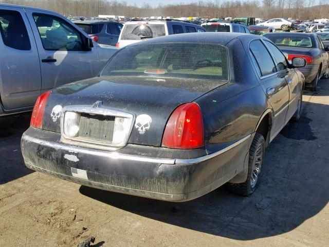 1LNHM83WX2Y628721 - 2002 LINCOLN TOWN CAR C BLACK photo 4