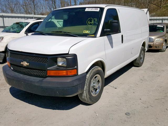 1GCFG15X081190339 - 2008 CHEVROLET EXPRESS G1 WHITE photo 2