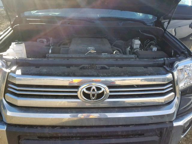 5TFDY5F11HX635559 - 2017 TOYOTA TUNDRA CRE BLACK photo 7