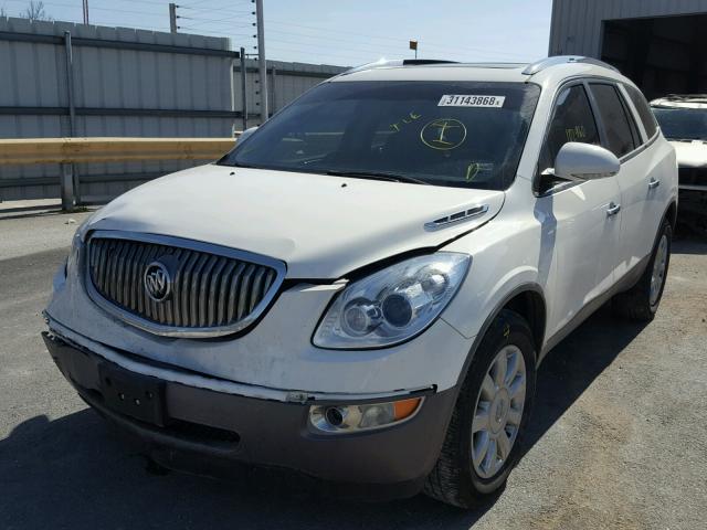 5GAKRCED1CJ240685 - 2012 BUICK ENCLAVE WHITE photo 2