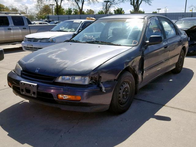 1HGCD5514RA075275 - 1994 HONDA ACCORD DX BLACK photo 2