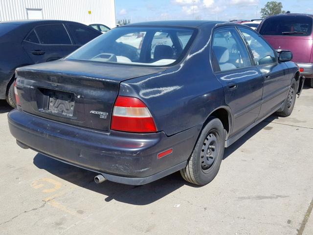 1HGCD5514RA075275 - 1994 HONDA ACCORD DX BLACK photo 4