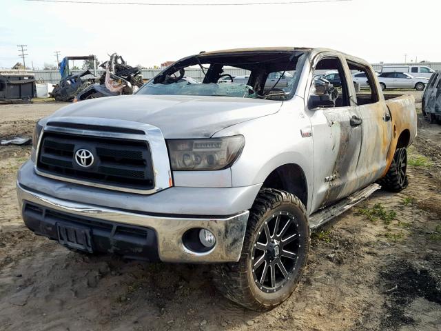 5TFEY5F18BX108372 - 2011 TOYOTA TUNDRA CRE CHARCOAL photo 2