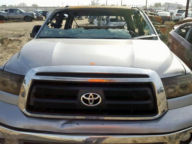 5TFEY5F18BX108372 - 2011 TOYOTA TUNDRA CRE CHARCOAL photo 7