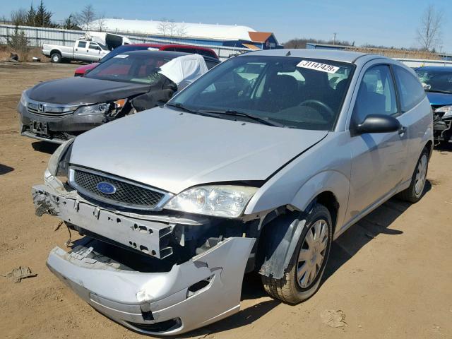 1FAFP31N17W191278 - 2007 FORD FOCUS ZX3 SILVER photo 2