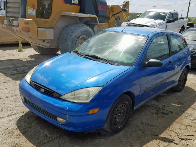 3FAFP31322R143069 - 2002 FORD FOCUS ZX3 BLUE photo 2