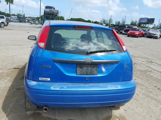 3FAFP31322R143069 - 2002 FORD FOCUS ZX3 BLUE photo 9