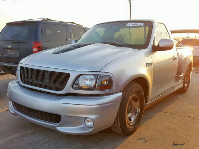 2FTZF07322CA37701 - 2002 FORD F150 SVT L SILVER photo 2