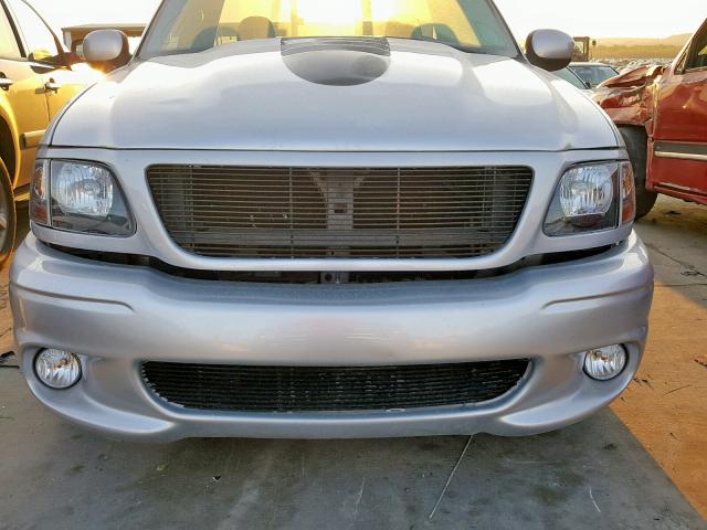 2FTZF07322CA37701 - 2002 FORD F150 SVT L SILVER photo 9