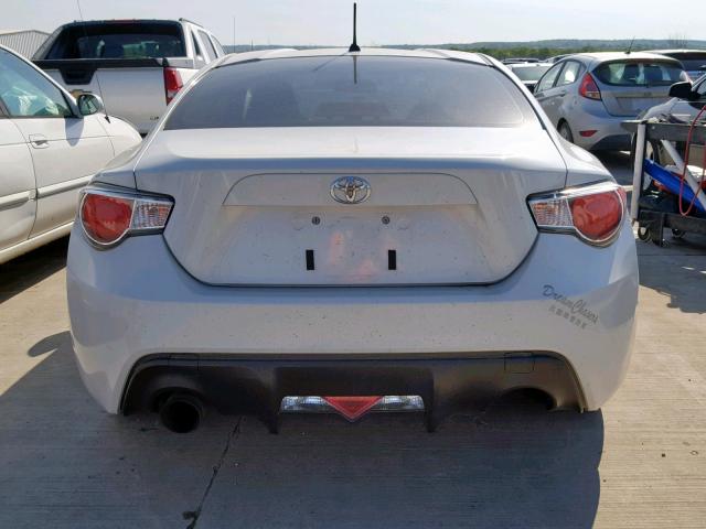 JF1ZNAA16E9700944 - 2014 TOYOTA SCION FR-S WHITE photo 6