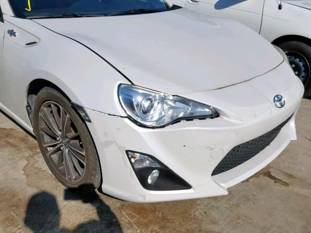 JF1ZNAA16E9700944 - 2014 TOYOTA SCION FR-S WHITE photo 9