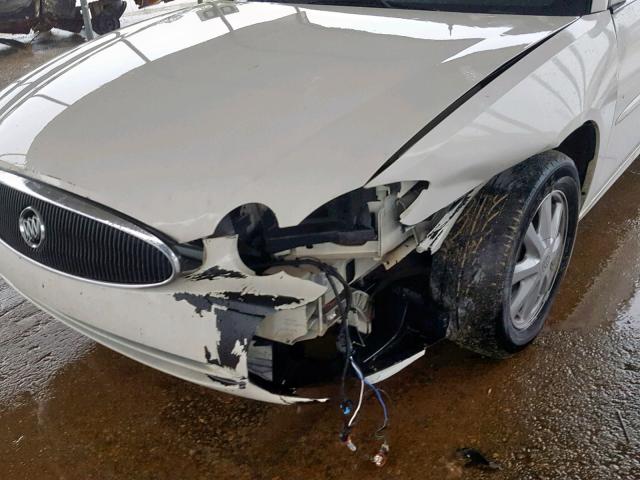 2G4WD532651242095 - 2005 BUICK LACROSSE C WHITE photo 9