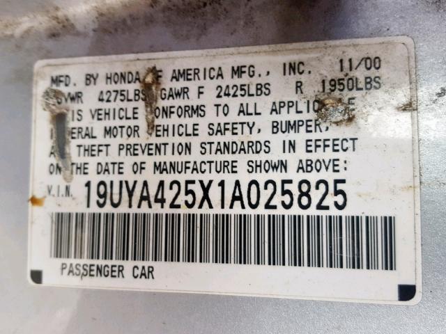 19UYA425X1A025825 - 2001 ACURA 3.2CL SILVER photo 10