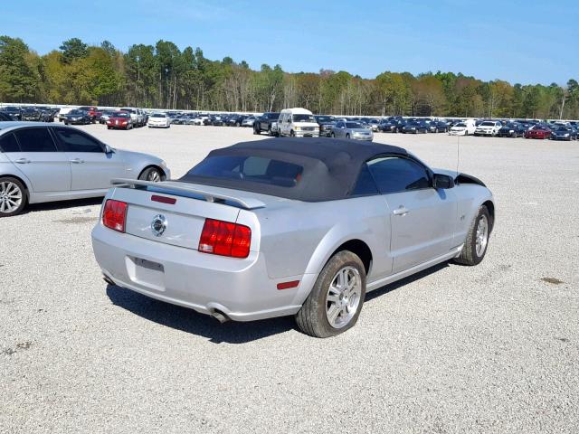 1ZVFT85H355241881 - 2005 FORD MUSTANG GT SILVER photo 4