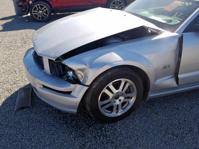 1ZVFT85H355241881 - 2005 FORD MUSTANG GT SILVER photo 9