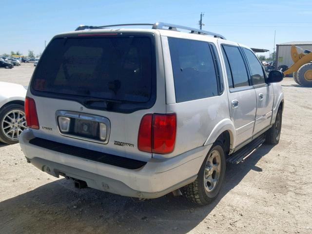 5LMFU28A1YLJ24059 - 2000 LINCOLN NAVIGATOR WHITE photo 4