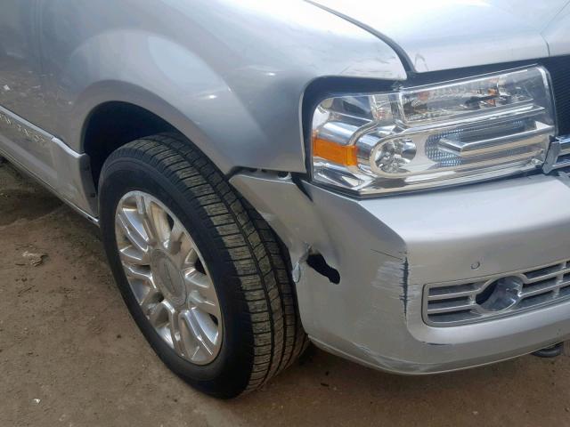 5LMJJ2J56AEJ06912 - 2010 LINCOLN NAVIGATOR 银色 照片 9