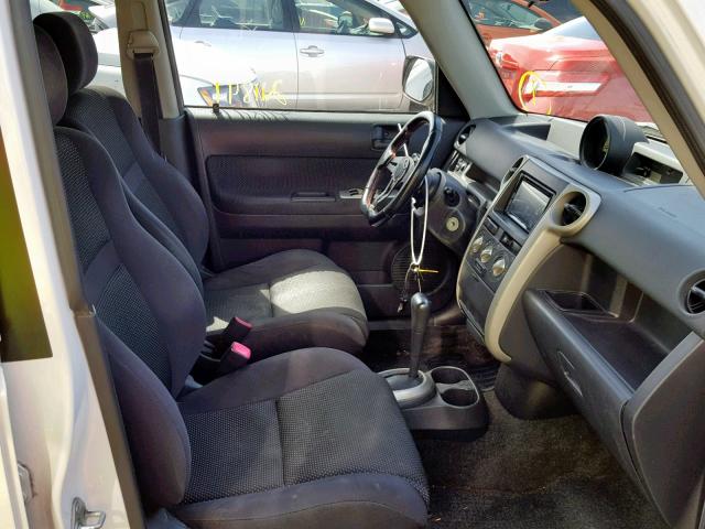 JTLKT324264043178 - 2006 TOYOTA SCION XB 白色 照片 5