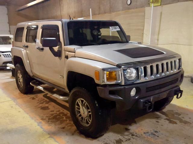 5GTDN13E178255986 - 2007 HUMMER H3 SILVER photo 1