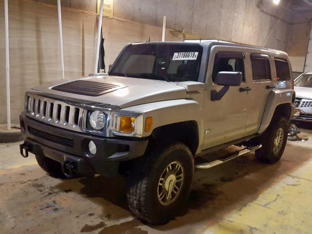 5GTDN13E178255986 - 2007 HUMMER H3 SILVER photo 2