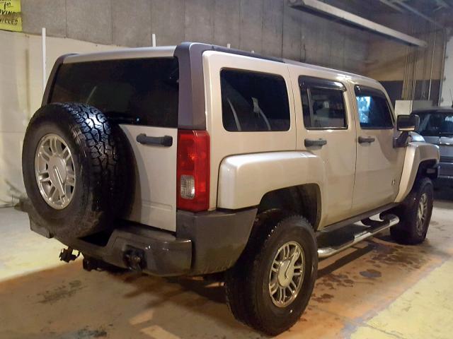 5GTDN13E178255986 - 2007 HUMMER H3 SILVER photo 4