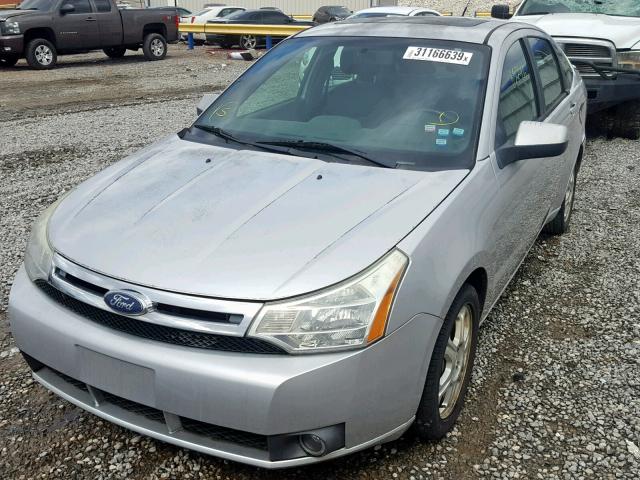 1FAHP36N59W219023 - 2009 FORD FOCUS SES SILVER photo 2