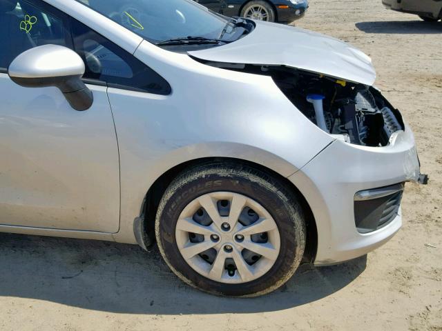 KNADM4A36G6663034 - 2016 KIA RIO LX SILVER photo 9