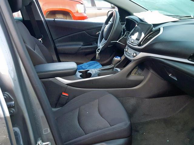 1G1RC6S52JU112604 - 2018 CHEVROLET VOLT LT GRAY photo 5