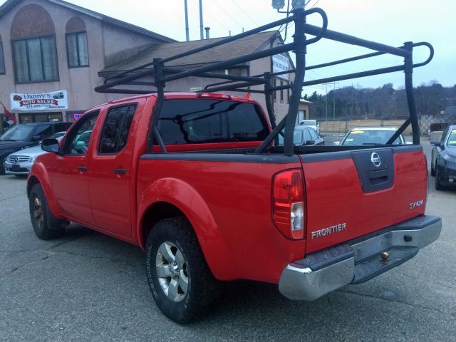 1N6AD0EV5BC450335 - 2011 NISSAN FRONTIER S RED photo 2