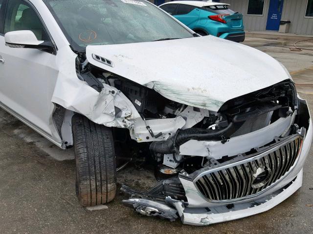 1G4GB5G31GF145346 - 2016 BUICK LACROSSE WHITE photo 9