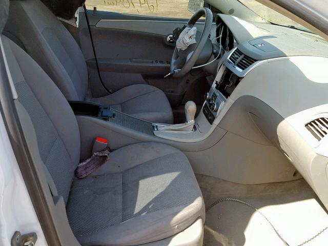 1G1ZG57B89F228323 - 2009 CHEVROLET MALIBU LS WHITE photo 5