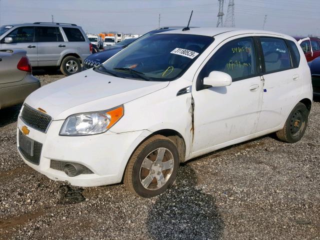 KL1TD6DE0BB229352 - 2011 CHEVROLET AVEO LS WHITE photo 2