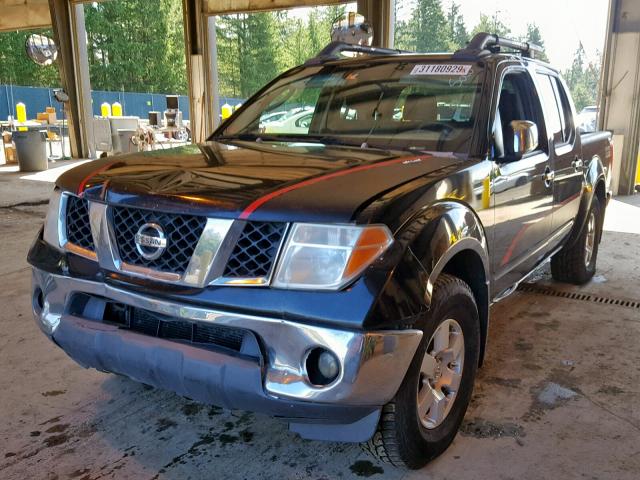 1N6AD07W86C448526 - 2006 NISSAN FRONTIER C BLACK photo 2